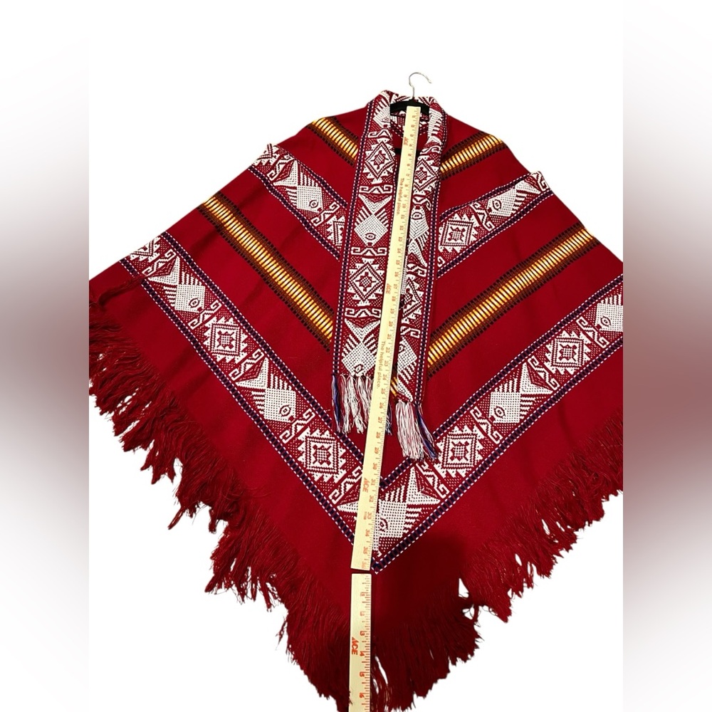 Vintage Andean Artisan tejidos v-neck geometric fringed poncho - Picture 11 of 12